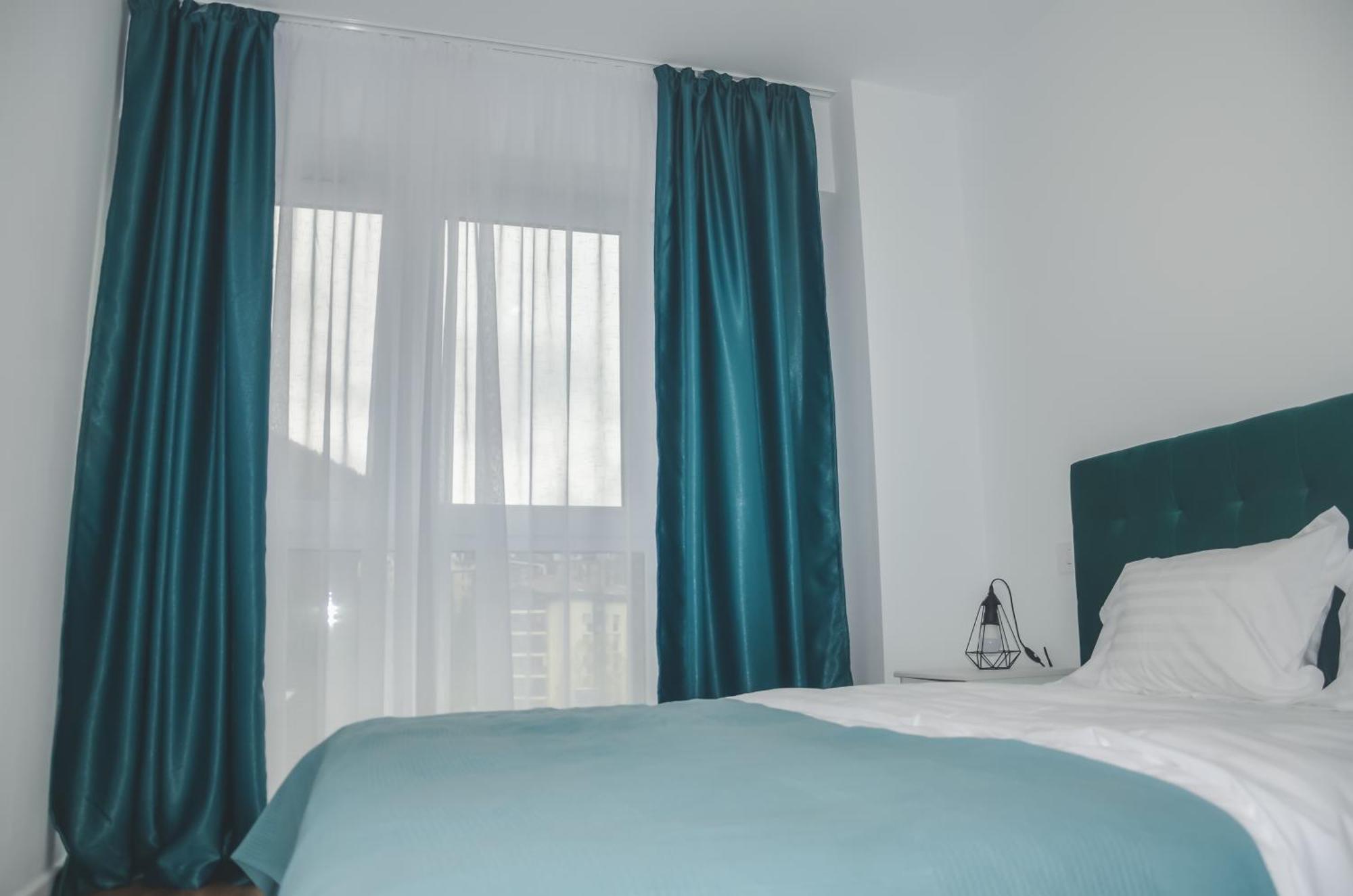 Silver Apartment *